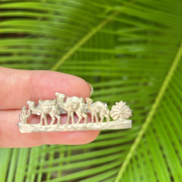 Vintage Silver Camel Caravan Brooch - Picture 4 of 16